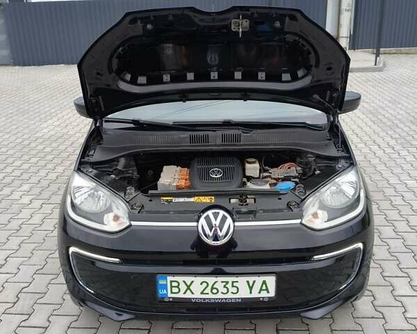 Чорний Фольксваген Ап, об'ємом двигуна 0 л та пробігом 113 тис. км за 5900 $, фото 2 на Automoto.ua