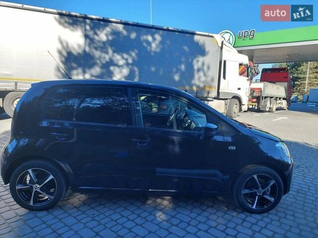 Черный Фольксваген Ап, объемом двигателя 1 л и пробегом 41 тыс. км за 6300 $, фото 2 на Automoto.ua