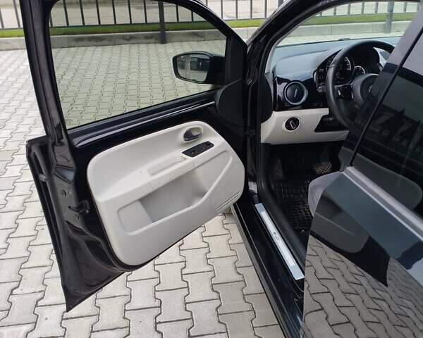 Чорний Фольксваген Ап, об'ємом двигуна 0 л та пробігом 113 тис. км за 5900 $, фото 16 на Automoto.ua