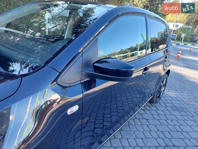 Черный Фольксваген Ап, объемом двигателя 1 л и пробегом 41 тыс. км за 6300 $, фото 38 на Automoto.ua