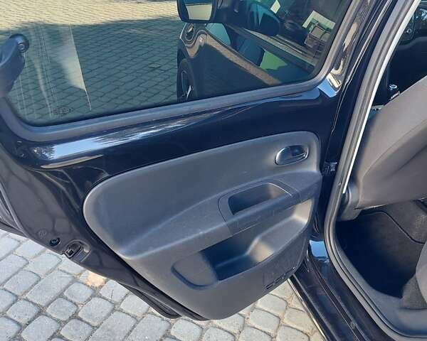 Черный Фольксваген Ап, объемом двигателя 1 л и пробегом 41 тыс. км за 6300 $, фото 15 на Automoto.ua