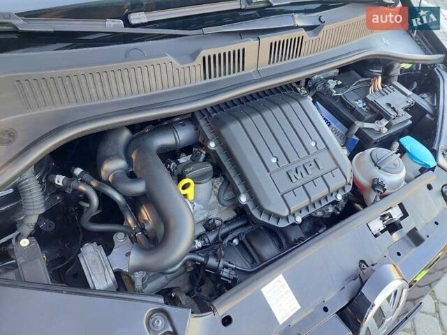 Черный Фольксваген Ап, объемом двигателя 1 л и пробегом 41 тыс. км за 6300 $, фото 45 на Automoto.ua