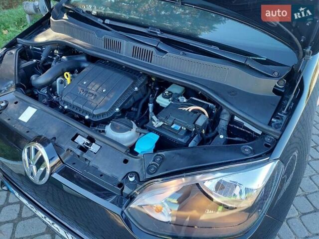 Черный Фольксваген Ап, объемом двигателя 1 л и пробегом 41 тыс. км за 6300 $, фото 42 на Automoto.ua