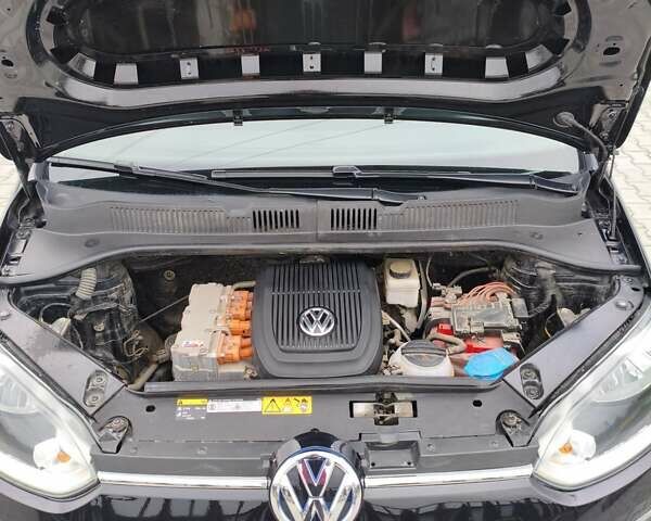 Чорний Фольксваген Ап, об'ємом двигуна 0 л та пробігом 113 тис. км за 5900 $, фото 1 на Automoto.ua