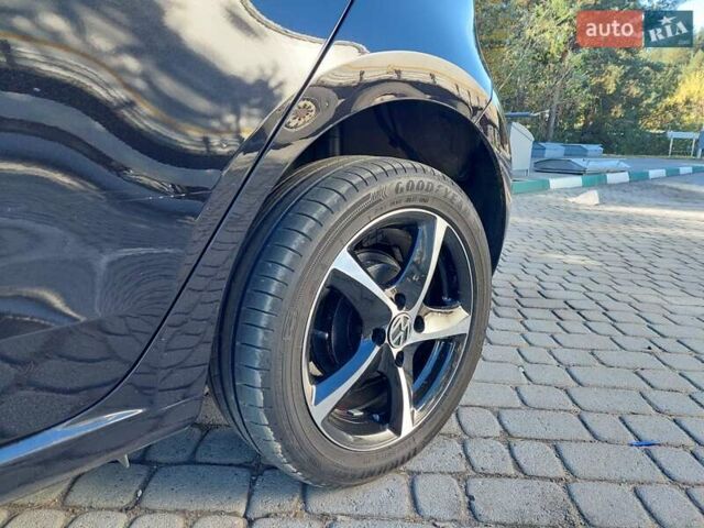 Черный Фольксваген Ап, объемом двигателя 1 л и пробегом 41 тыс. км за 6300 $, фото 18 на Automoto.ua