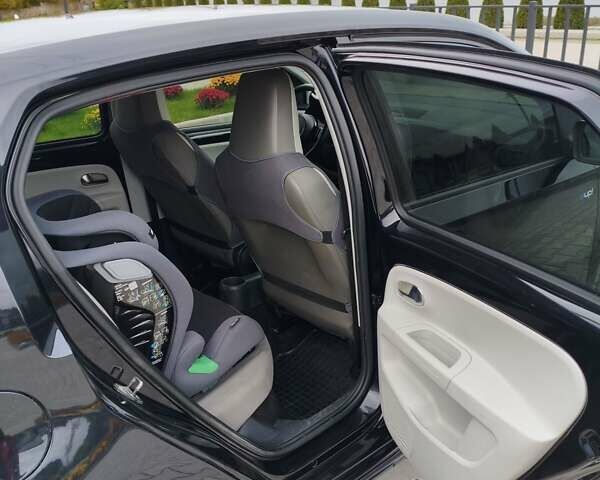 Чорний Фольксваген Ап, об'ємом двигуна 0 л та пробігом 113 тис. км за 5900 $, фото 5 на Automoto.ua