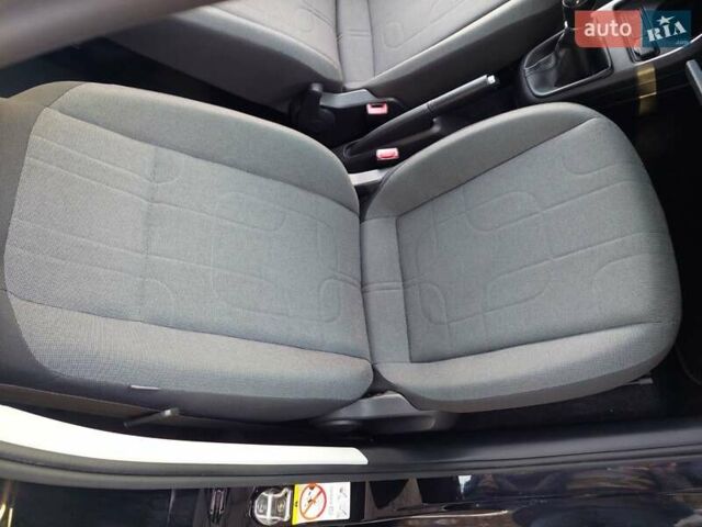 Черный Фольксваген Ап, объемом двигателя 1 л и пробегом 41 тыс. км за 6300 $, фото 21 на Automoto.ua