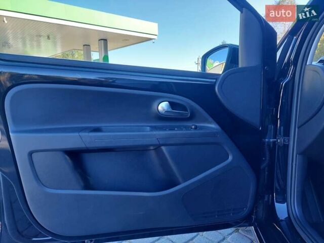 Черный Фольксваген Ап, объемом двигателя 1 л и пробегом 41 тыс. км за 6300 $, фото 14 на Automoto.ua