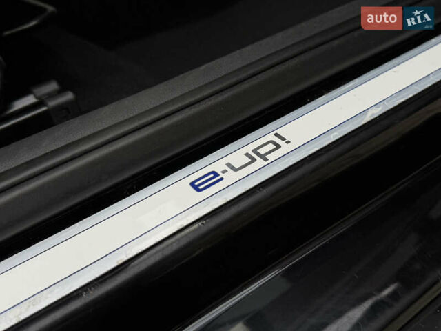 Черный Фольксваген Ап, объемом двигателя 0 л и пробегом 102 тыс. км за 6300 $, фото 16 на Automoto.ua