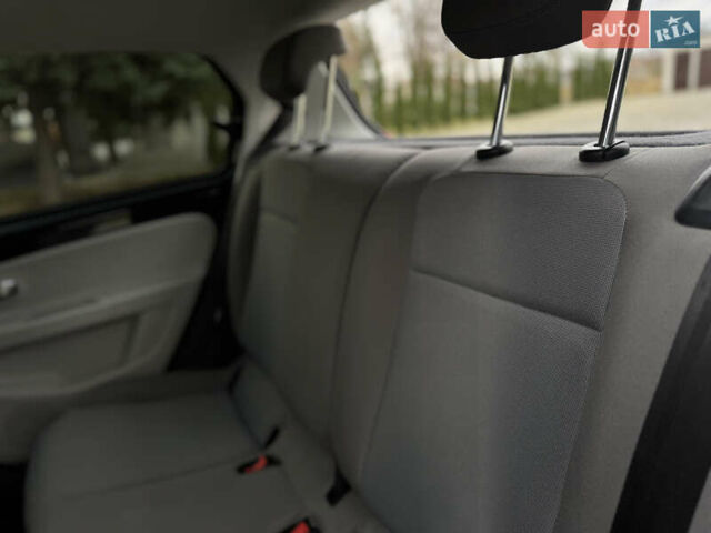 Черный Фольксваген Ап, объемом двигателя 0 л и пробегом 102 тыс. км за 6300 $, фото 20 на Automoto.ua