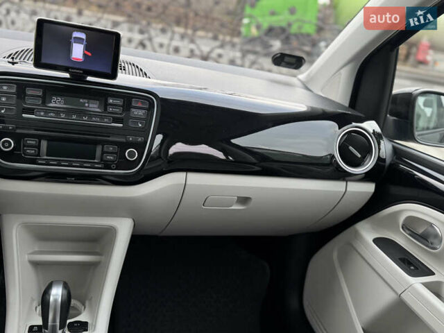 Черный Фольксваген Ап, объемом двигателя 0 л и пробегом 102 тыс. км за 6300 $, фото 19 на Automoto.ua