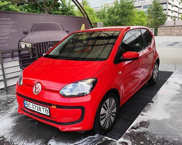 Червоний Фольксваген Ап, об'ємом двигуна 1 л та пробігом 270 тис. км за 3450 $, фото 5 на Automoto.ua