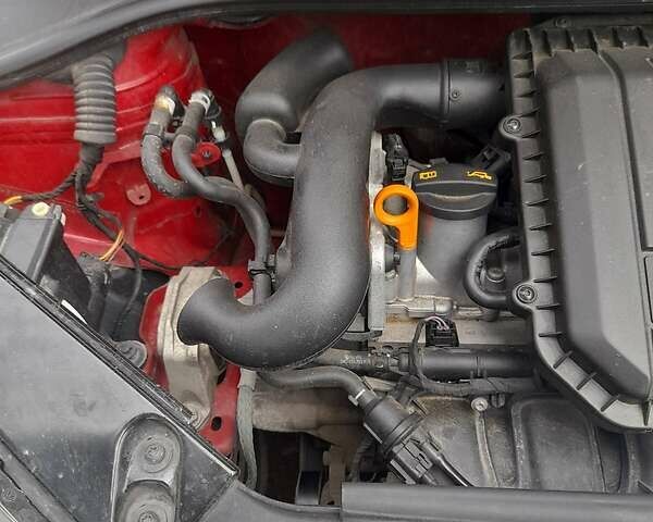Красный Фольксваген Ап, объемом двигателя 1 л и пробегом 166 тыс. км за 4160 $, фото 12 на Automoto.ua