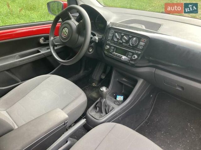 Фольксваген Ап 2013 в Львове на Automoto.ua Красный Фольксваген Ап, объемом двигателя 1 л и пробегом 135 тыс. км за 8183 $, фото 39 на Automoto.ua