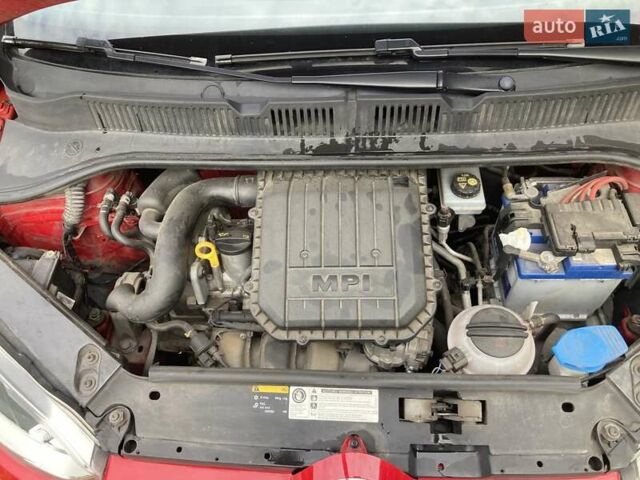 Фольксваген Ап 2013 в Львове на Automoto.ua Красный Фольксваген Ап, объемом двигателя 1 л и пробегом 135 тыс. км за 8183 $, фото 22 на Automoto.ua