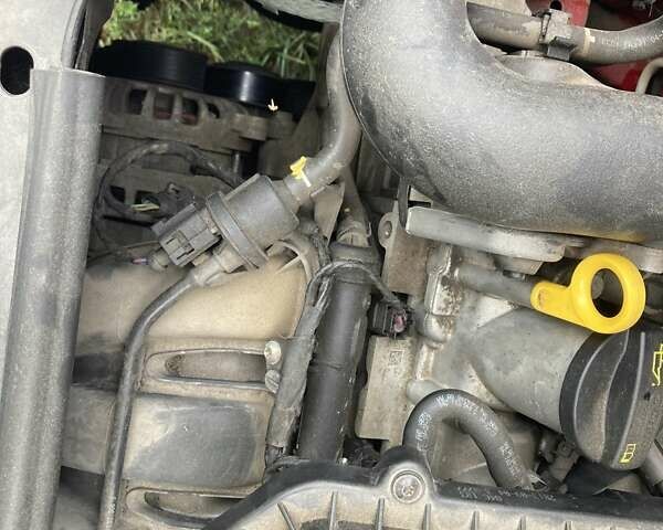 Фольксваген Ап 2013 в Львове на Automoto.ua Красный Фольксваген Ап, объемом двигателя 1 л и пробегом 135 тыс. км за 8183 $, фото 21 на Automoto.ua