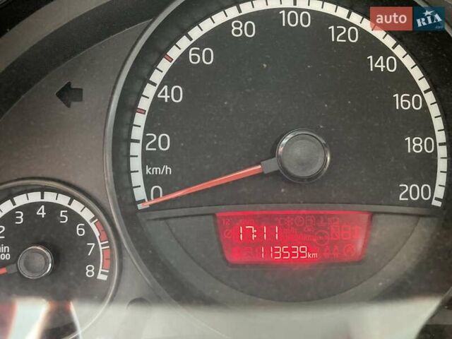 Фольксваген Ап 2013 в Львове на Automoto.ua Красный Фольксваген Ап, объемом двигателя 1 л и пробегом 135 тыс. км за 8183 $, фото 25 на Automoto.ua