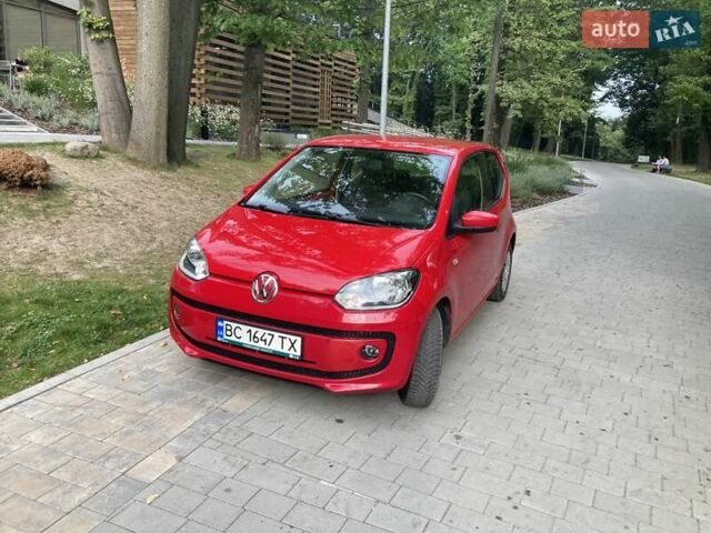 Фольксваген Ап 2013 в Львове на Automoto.ua Красный Фольксваген Ап, объемом двигателя 1 л и пробегом 135 тыс. км за 8183 $, фото 4 на Automoto.ua