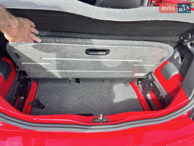 Фольксваген Ап 2013 в Киеве на Automoto.ua Красный Фольксваген Ап, объемом двигателя 1 л и пробегом 90 тыс. км за 8500 $, фото 12 на Automoto.ua