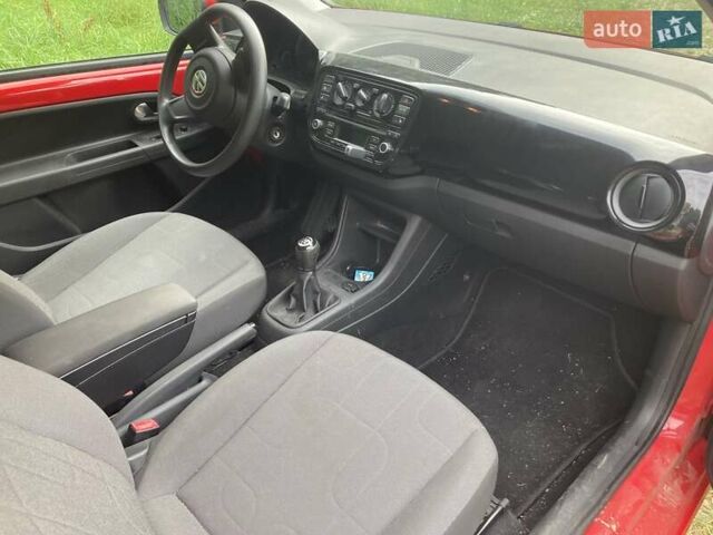 Фольксваген Ап 2013 в Львове на Automoto.ua Красный Фольксваген Ап, объемом двигателя 1 л и пробегом 135 тыс. км за 8183 $, фото 40 на Automoto.ua