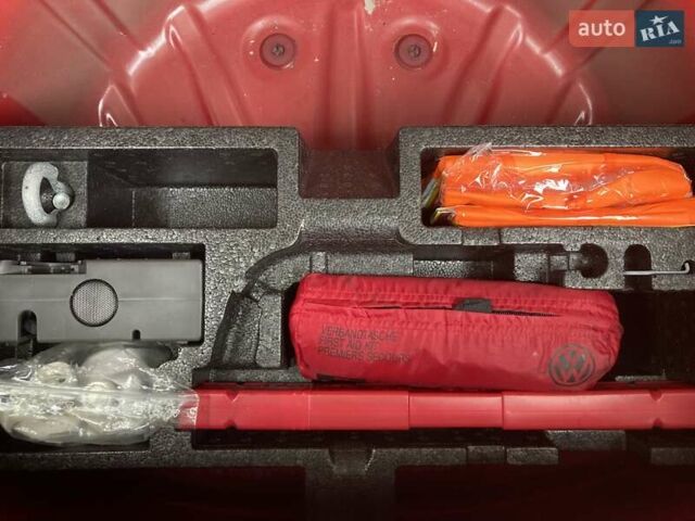 Фольксваген Ап 2013 в Львове на Automoto.ua Красный Фольксваген Ап, объемом двигателя 1 л и пробегом 135 тыс. км за 8183 $, фото 29 на Automoto.ua