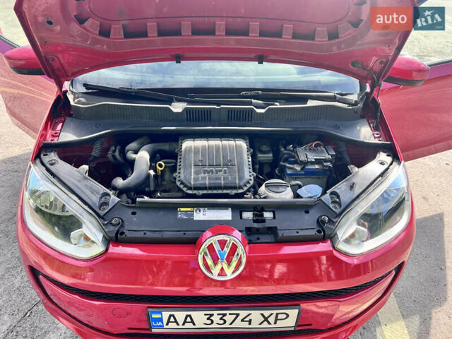 Фольксваген Ап 2013 в Киеве на Automoto.ua Красный Фольксваген Ап, объемом двигателя 1 л и пробегом 90 тыс. км за 8500 $, фото 13 на Automoto.ua
