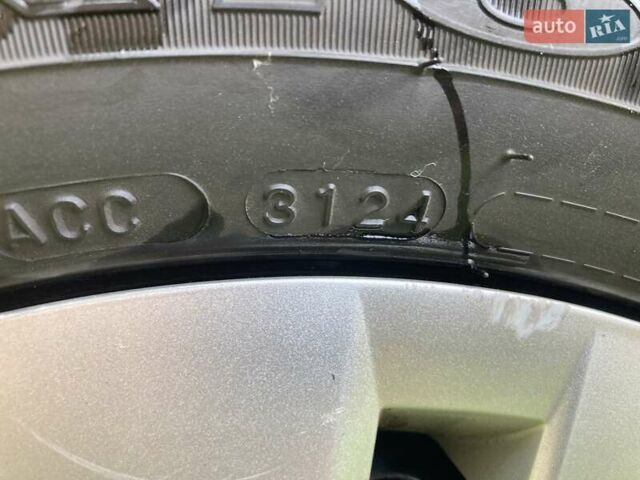 Фольксваген Ап 2013 в Львове на Automoto.ua Красный Фольксваген Ап, объемом двигателя 1 л и пробегом 135 тыс. км за 8183 $, фото 12 на Automoto.ua