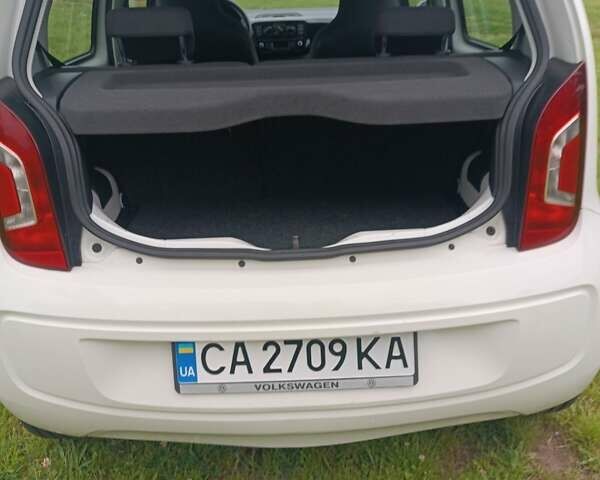 Фольксваген Ап, объемом двигателя 1 л и пробегом 161 тыс. км за 7200 $, фото 15 на Automoto.ua