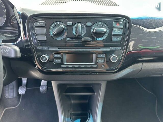 Фольксваген Ап 2013 в Киеве на Automoto.ua Фольксваген Ап, объемом двигателя 1 л и пробегом 147 тыс. км за 5200 $, фото 8 на Automoto.ua