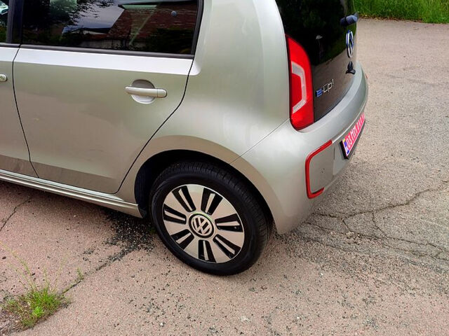 Фольксваген Ап, объемом двигателя 60 л и пробегом 89 тыс. км за 7300 $, фото 9 на Automoto.ua