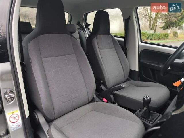 Серый Фольксваген Ап, объемом двигателя 1 л и пробегом 151 тыс. км за 6250 $, фото 43 на Automoto.ua