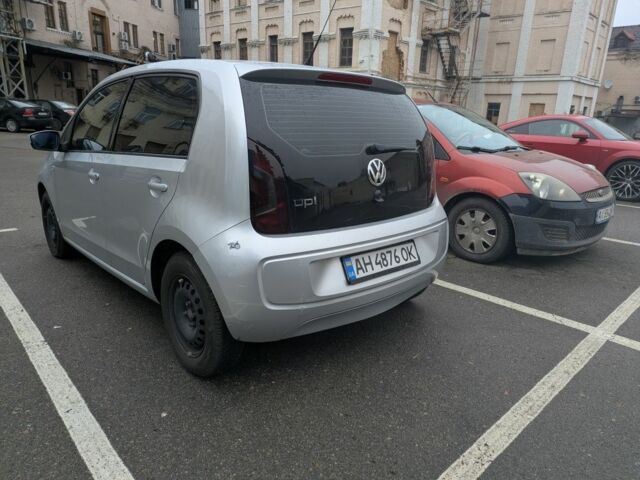 Серый Фольксваген Ап, объемом двигателя 1 л и пробегом 108 тыс. км за 7700 $, фото 4 на Automoto.ua