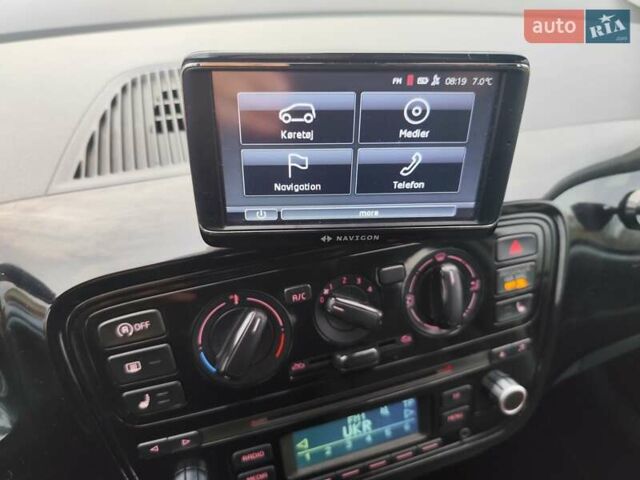 Серый Фольксваген Ап, объемом двигателя 1 л и пробегом 151 тыс. км за 6250 $, фото 49 на Automoto.ua