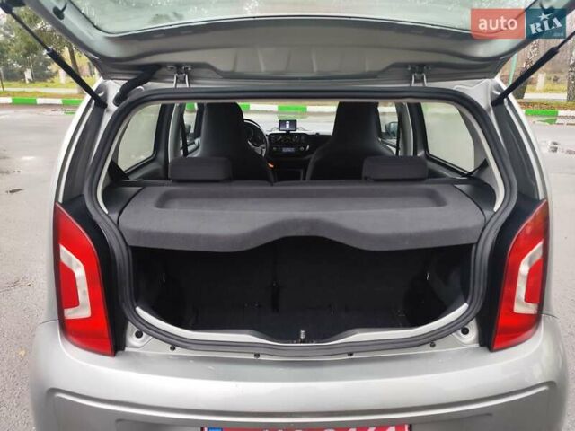 Серый Фольксваген Ап, объемом двигателя 1 л и пробегом 151 тыс. км за 6250 $, фото 32 на Automoto.ua