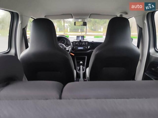 Серый Фольксваген Ап, объемом двигателя 1 л и пробегом 151 тыс. км за 6250 $, фото 33 на Automoto.ua