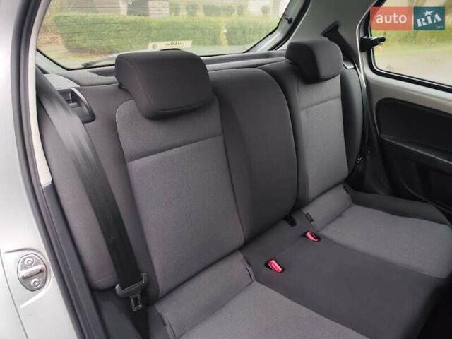 Серый Фольксваген Ап, объемом двигателя 1 л и пробегом 151 тыс. км за 6250 $, фото 38 на Automoto.ua