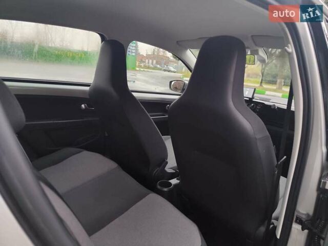 Серый Фольксваген Ап, объемом двигателя 1 л и пробегом 151 тыс. км за 6250 $, фото 36 на Automoto.ua