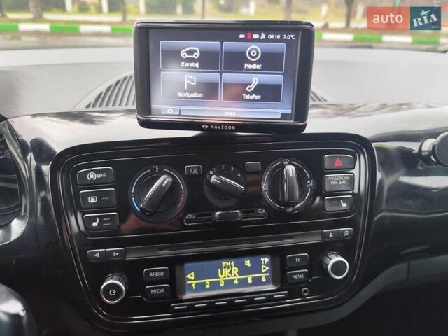 Серый Фольксваген Ап, объемом двигателя 1 л и пробегом 151 тыс. км за 6250 $, фото 48 на Automoto.ua