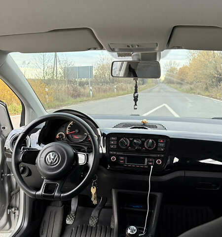 Сірий Фольксваген Ап, об'ємом двигуна 1 л та пробігом 76 тис. км за 6700 $, фото 8 на Automoto.ua