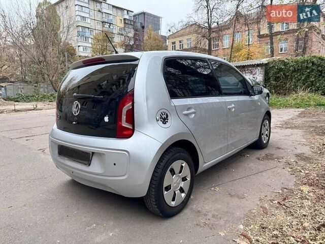 Серый Фольксваген Ап, объемом двигателя 1 л и пробегом 150 тыс. км за 7000 $, фото 3 на Automoto.ua