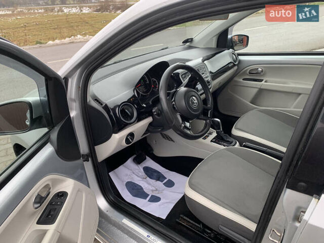 Серый Фольксваген Ап, объемом двигателя 0 л и пробегом 184 тыс. км за 5250 $, фото 6 на Automoto.ua