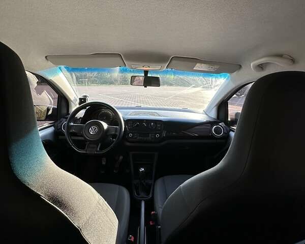 Серый Фольксваген Ап, объемом двигателя 1 л и пробегом 142 тыс. км за 6900 $, фото 22 на Automoto.ua