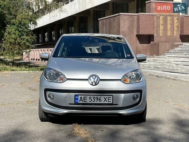Серый Фольксваген Ап, объемом двигателя 1 л и пробегом 169 тыс. км за 8500 $, фото 6 на Automoto.ua