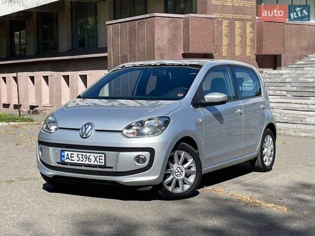 Серый Фольксваген Ап, объемом двигателя 1 л и пробегом 169 тыс. км за 8500 $, фото 7 на Automoto.ua