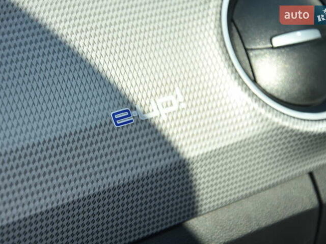 Сірий Фольксваген Ап, об'ємом двигуна 0 л та пробігом 100 тис. км за 10900 $, фото 40 на Automoto.ua