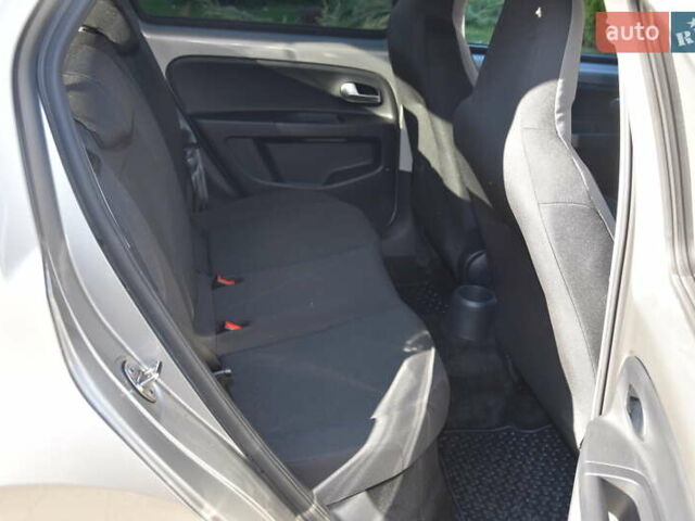 Сірий Фольксваген Ап, об'ємом двигуна 0 л та пробігом 100 тис. км за 10900 $, фото 43 на Automoto.ua