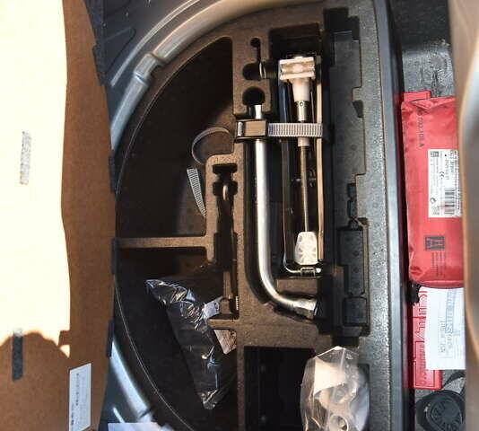 Сірий Фольксваген Ап, об'ємом двигуна 0 л та пробігом 100 тис. км за 10900 $, фото 49 на Automoto.ua