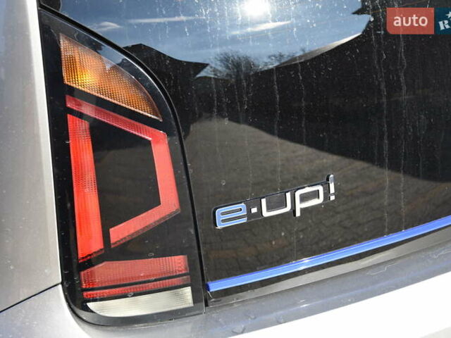 Сірий Фольксваген Ап, об'ємом двигуна 0 л та пробігом 100 тис. км за 10900 $, фото 57 на Automoto.ua