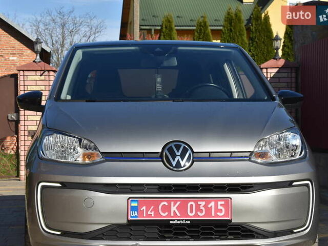 Сірий Фольксваген Ап, об'ємом двигуна 0 л та пробігом 100 тис. км за 10900 $, фото 2 на Automoto.ua
