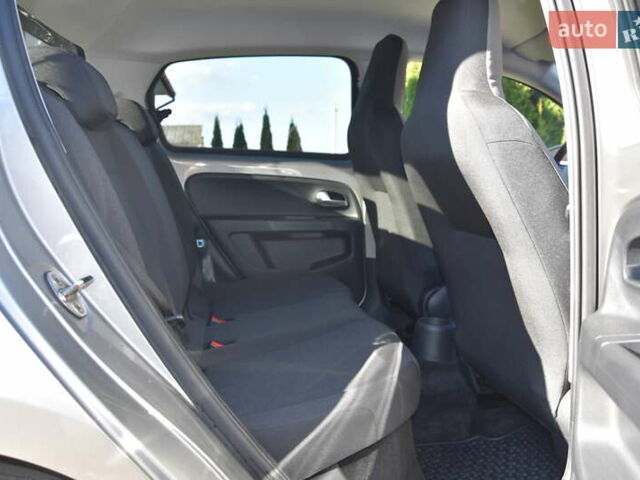 Сірий Фольксваген Ап, об'ємом двигуна 0 л та пробігом 100 тис. км за 10900 $, фото 44 на Automoto.ua